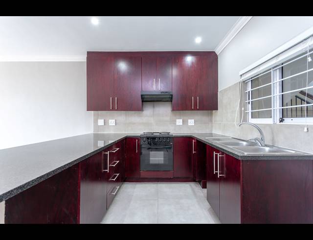 2 BEDROOM APARTMENT SOLD IN NEWLANDS